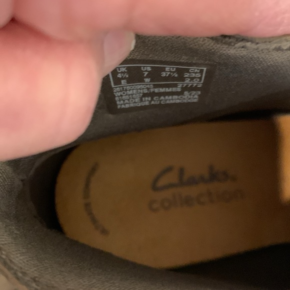 Brand new Clark’s booties tried on in the house cannot wear price is firm - Picture 6 of 9